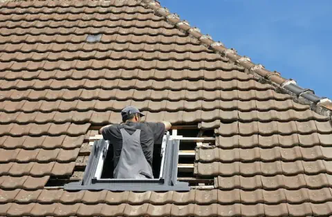 Pose de velux - Saint-André-de-Najac